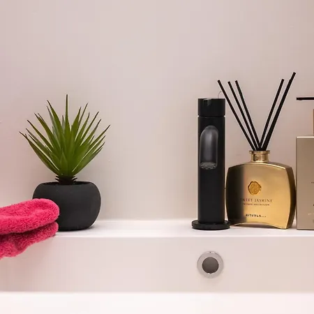 Amazing And Perfectly Situated *